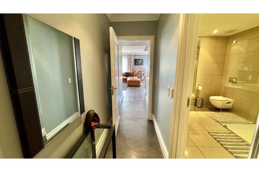 To Let 2 Bedroom Property for Rent in Green Point Western Cape